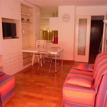 Appartamento Climatisé, Terrasse, Jardin Clos, Parking Privé, Proche Et Commerces Au Grau-du-roi - Fr-1-731-53 *