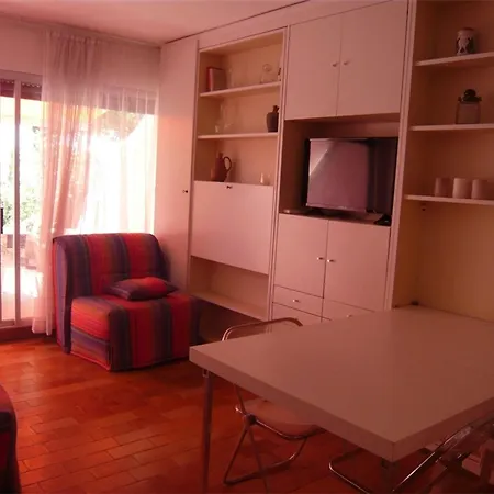 Climatisé, Terrasse, Jardin Clos, Parking Privé, Proche Et Commerces Au Grau-du-roi - Fr-1-731-53